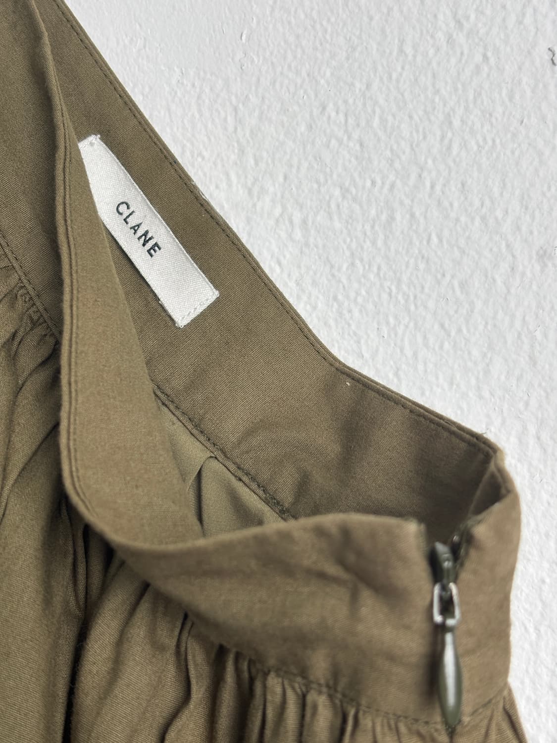 CLANE Khaki pleats Skirt 상품이미지4