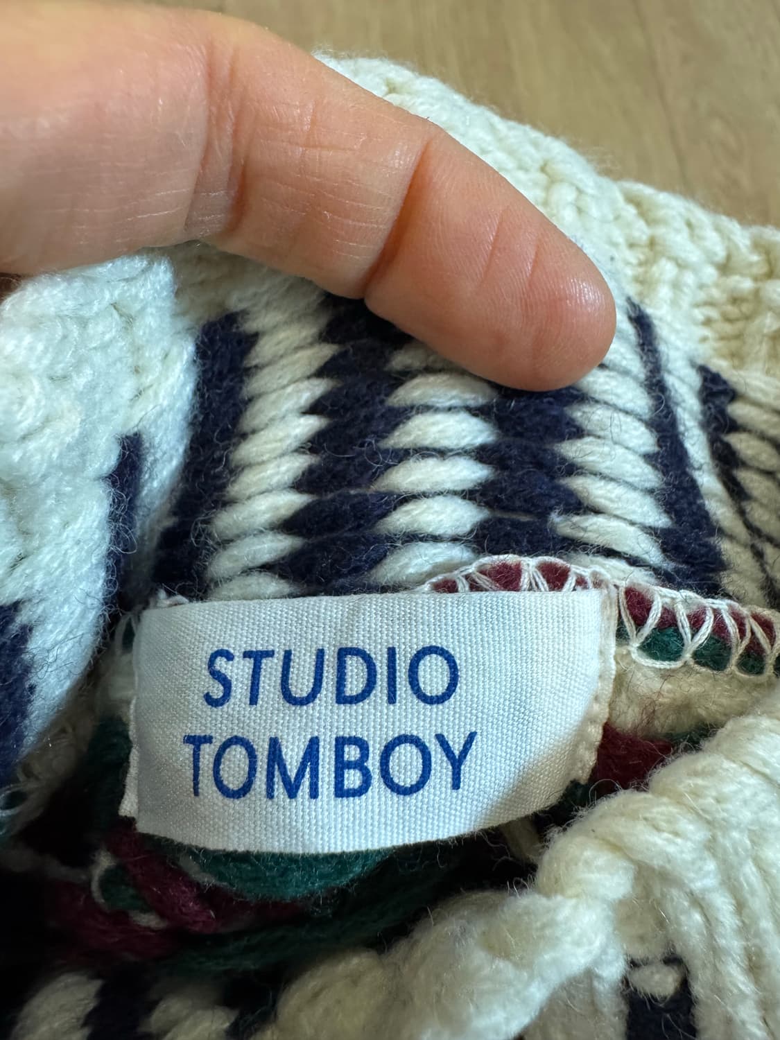 studio tomboy 스튜디오톰보이 에스닉 니트 상품이미지2