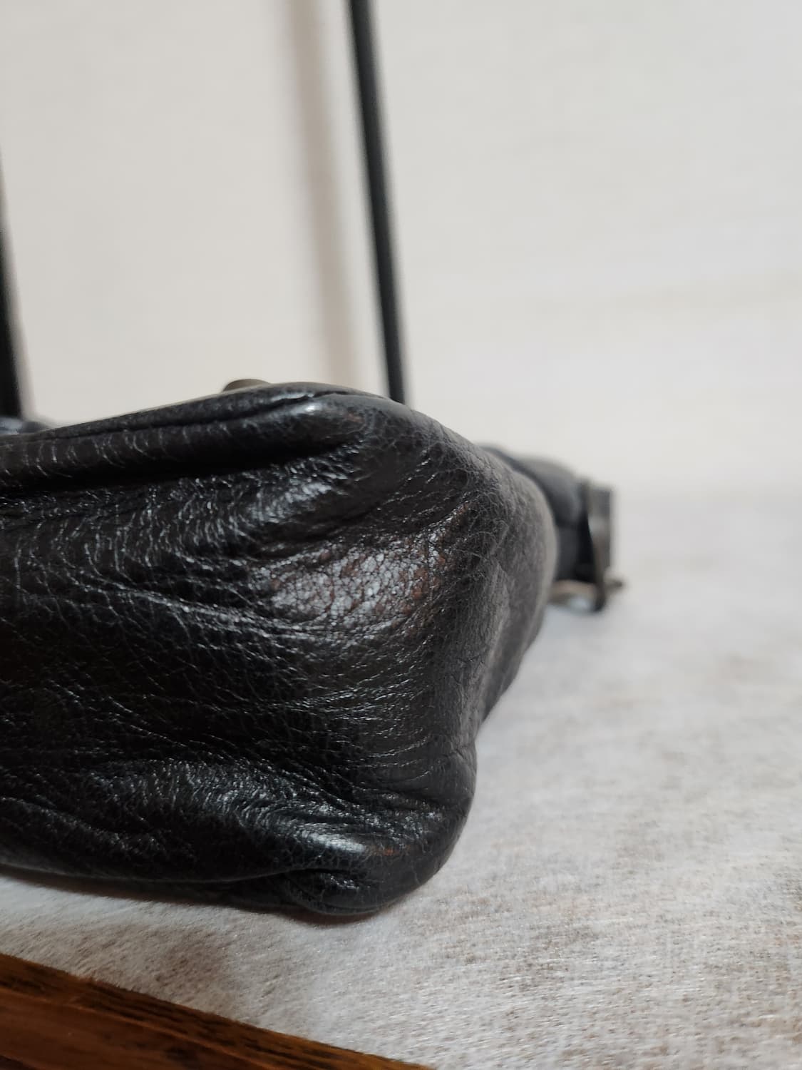 발렌시아가 퍼스트 모터백 블랙 흑장 상품이미지3