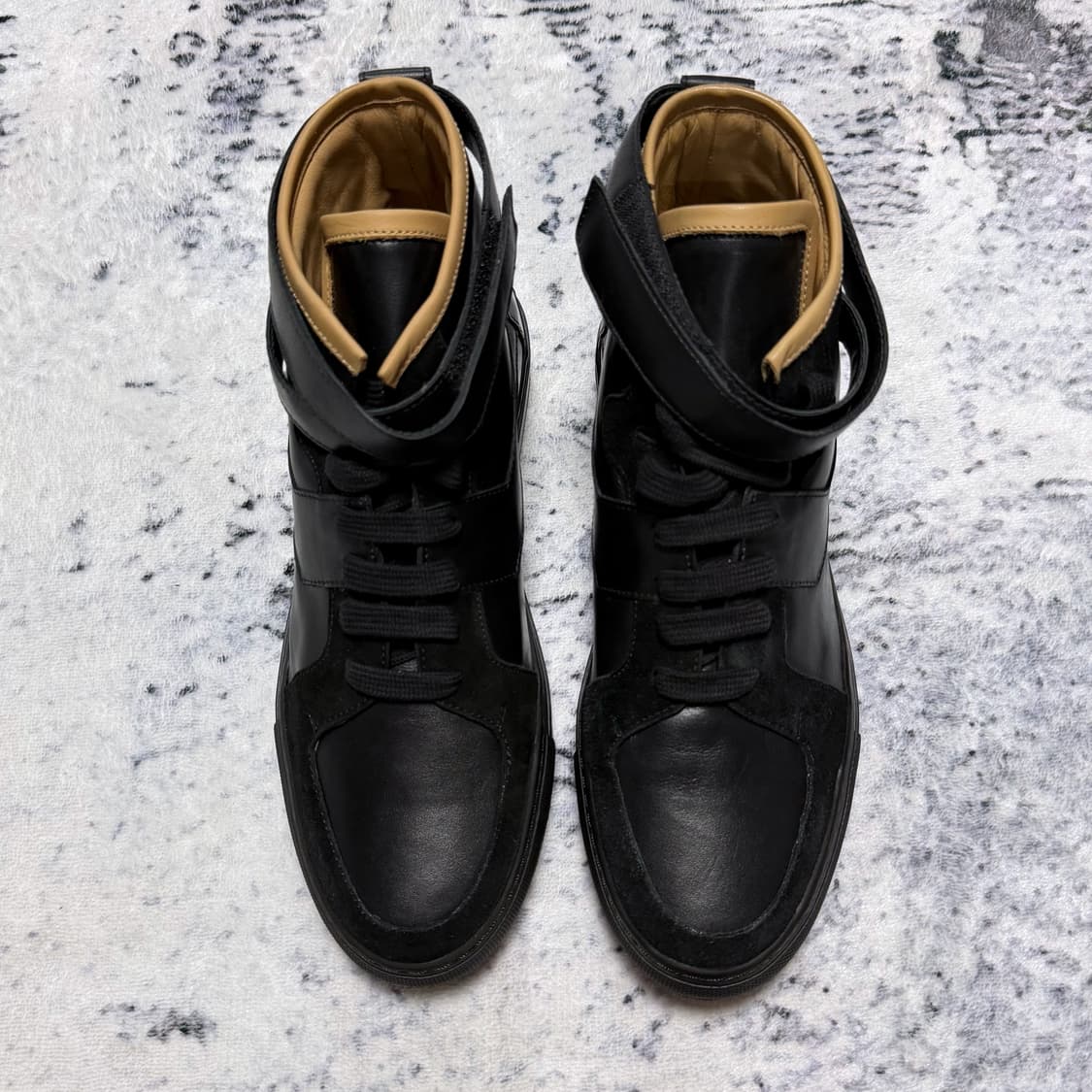 (새상품)크리스반아쉐 09FW 스트랩 스니커즈 블랙 40 상품이미지2