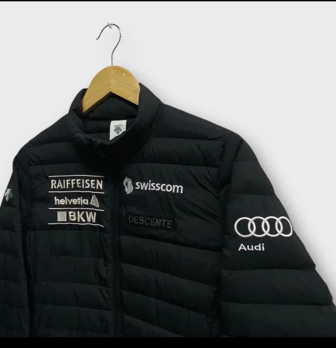 데상트 아우디 경량패딩 상품이미지2