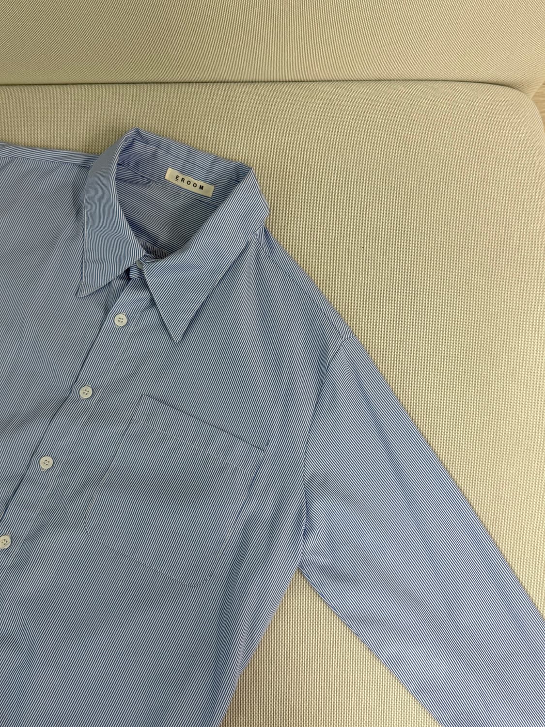 Eroom 하늘색 스트라이프 셔츠(남여공용) 상품이미지2