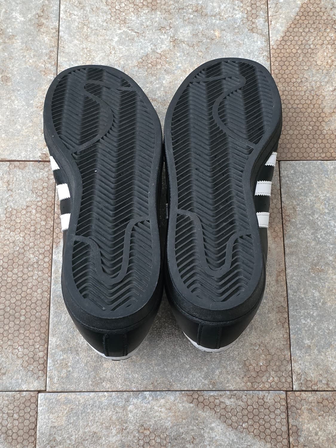 (235)아디다스 슈퍼스타 블랙 화이트 상품이미지8