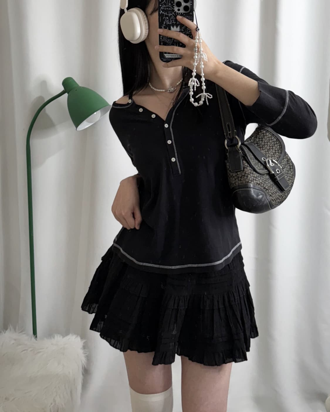 블랙 루즈핏 버튼 티셔츠 상품이미지1