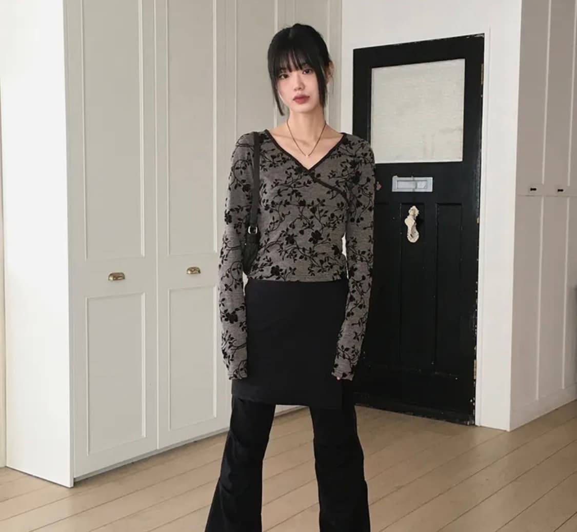 원더원더 벨벳 플라워 랩 티셔츠 상품이미지2