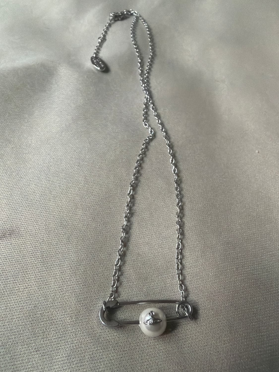 비비안웨스트우드 빈티지 세이프티핀 펄 네크리스 상품이미지3