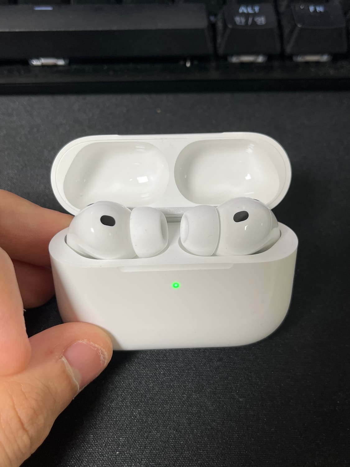에어팟프로3 S급 실착6번 보증O 상품이미지2