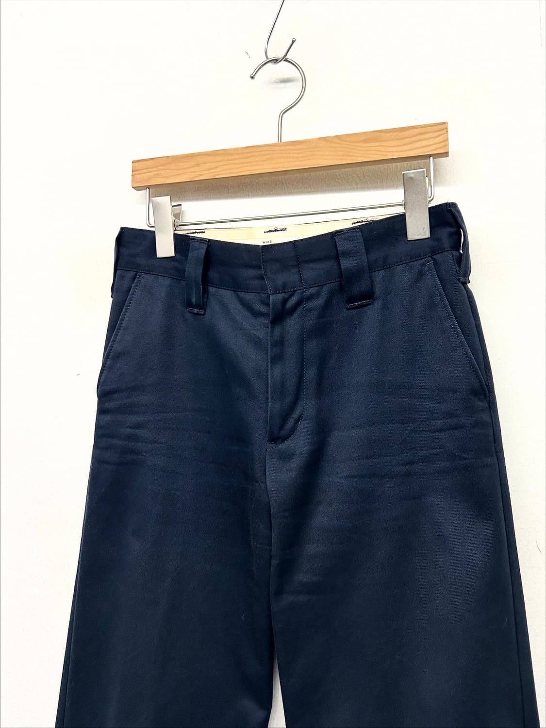 HYKE 하이크 네이비 치노팬츠 상품이미지2