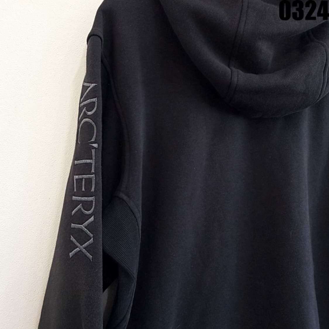 아크테릭스(ARC’TERYX) 블랙 컬러 풀집업 후드집업 L 0324 상품이미지10