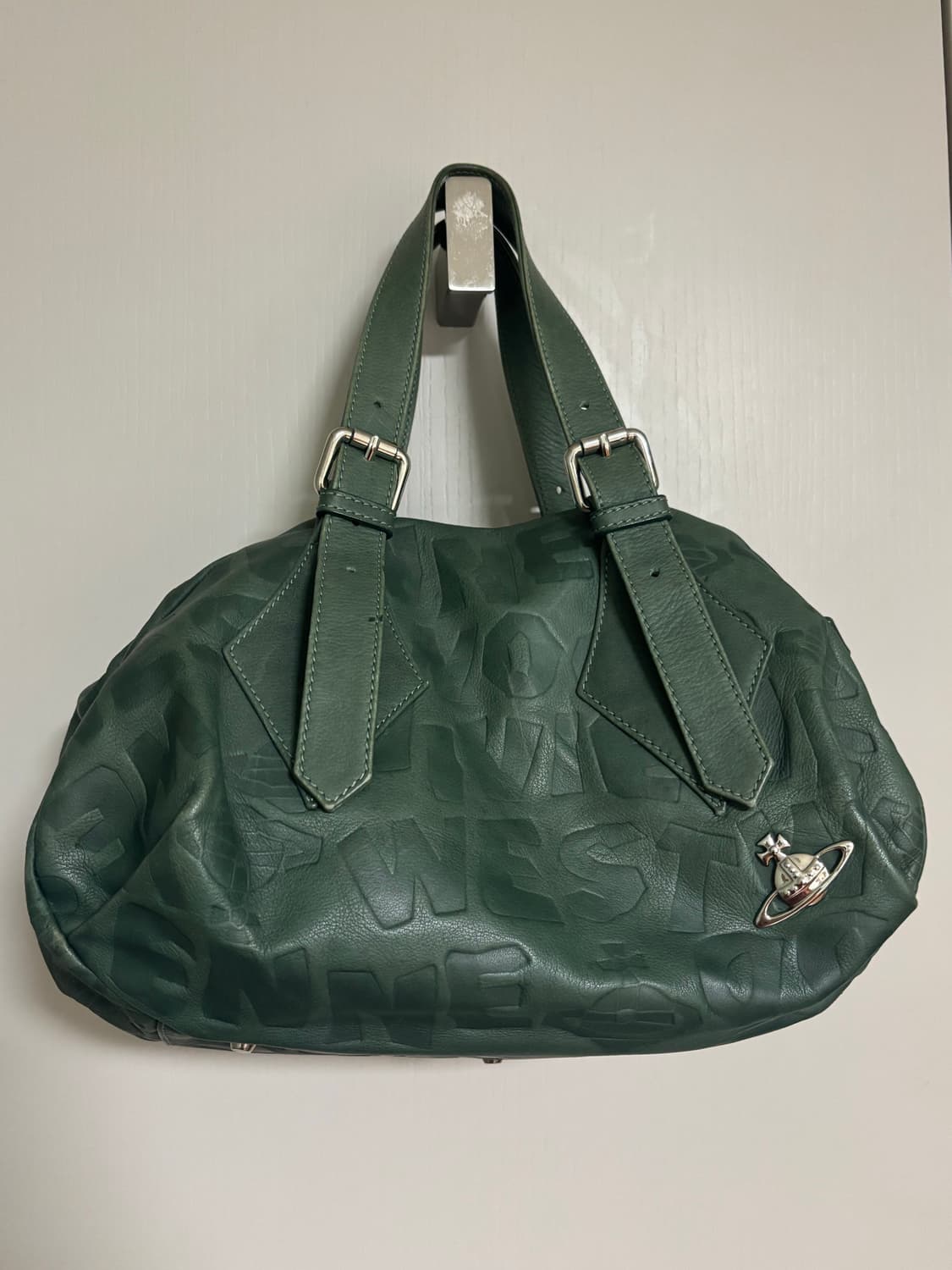 비비안 웨스트우드 orb 레터링 백 상품이미지1