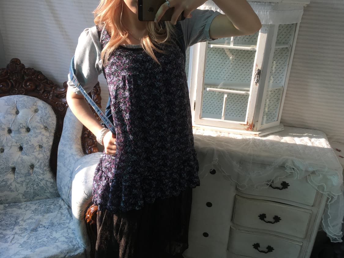 Set)하구미 꽃무늬 프릴 원피스 + 모리 그레이 티셔츠 상품이미지4