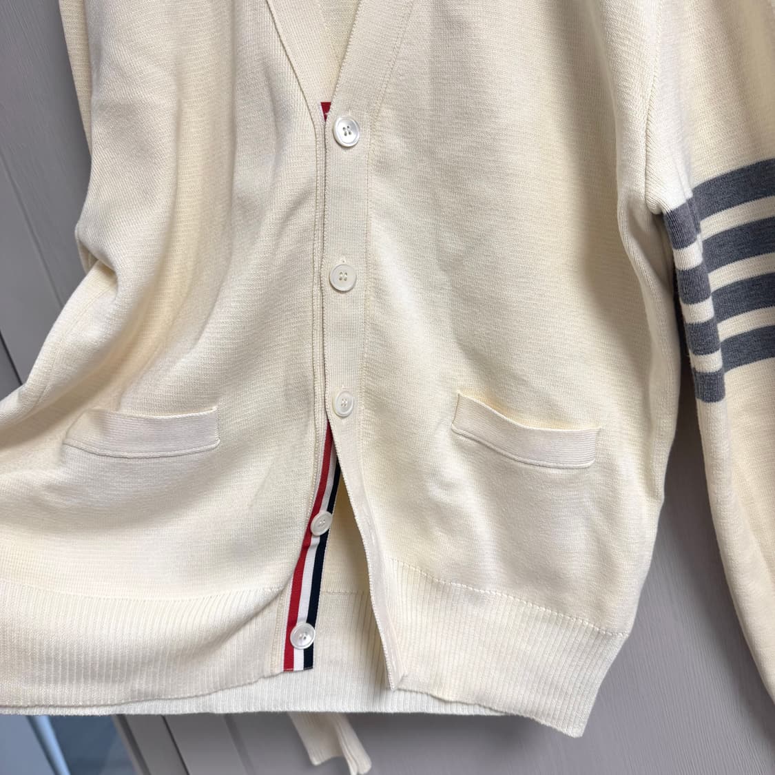 (2) 톰브라운 밀라노스티치 크림 화이트 가디건 상품이미지4