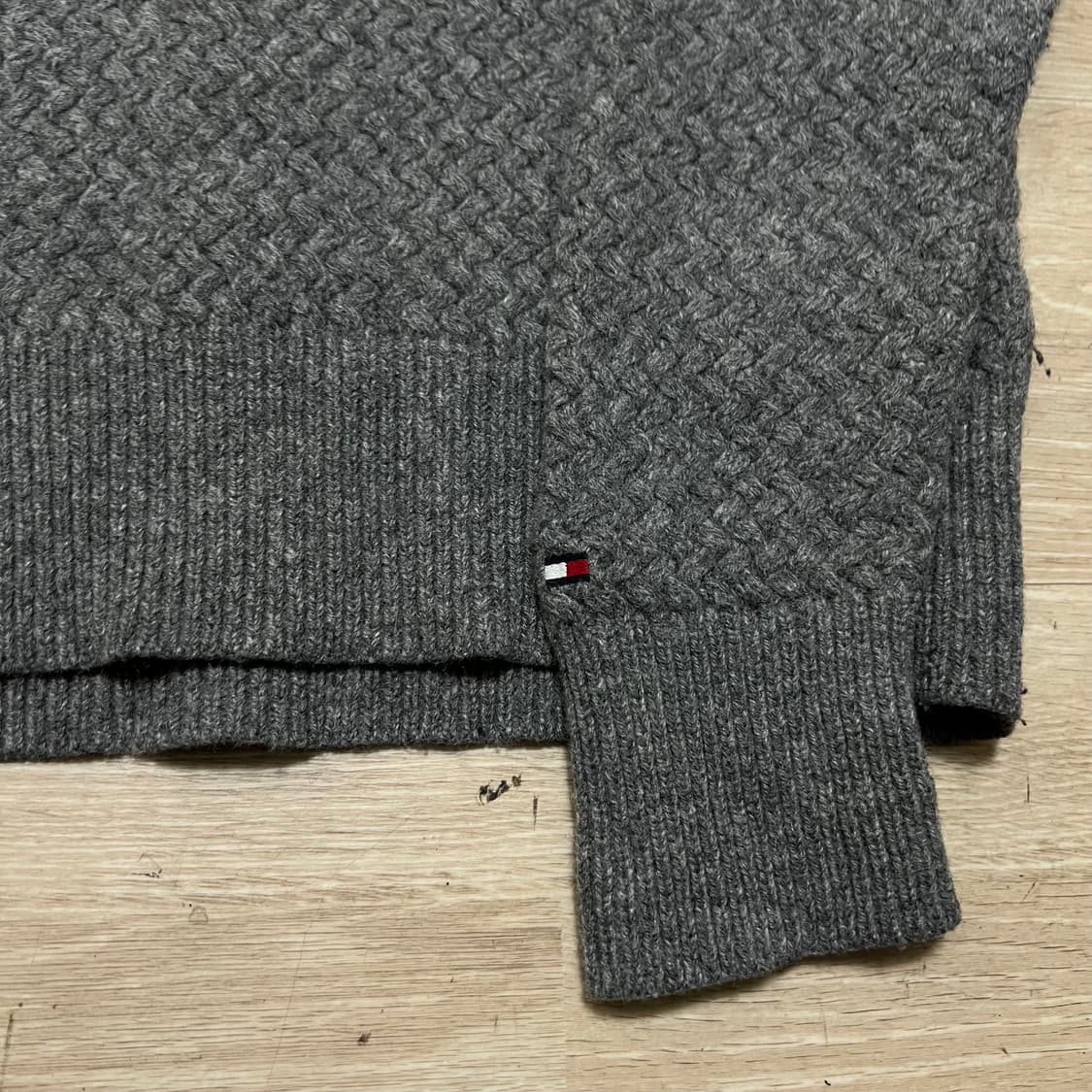 타미힐피거 배색 버튼 하이넥 니트 [그레이] S/90 상품이미지4