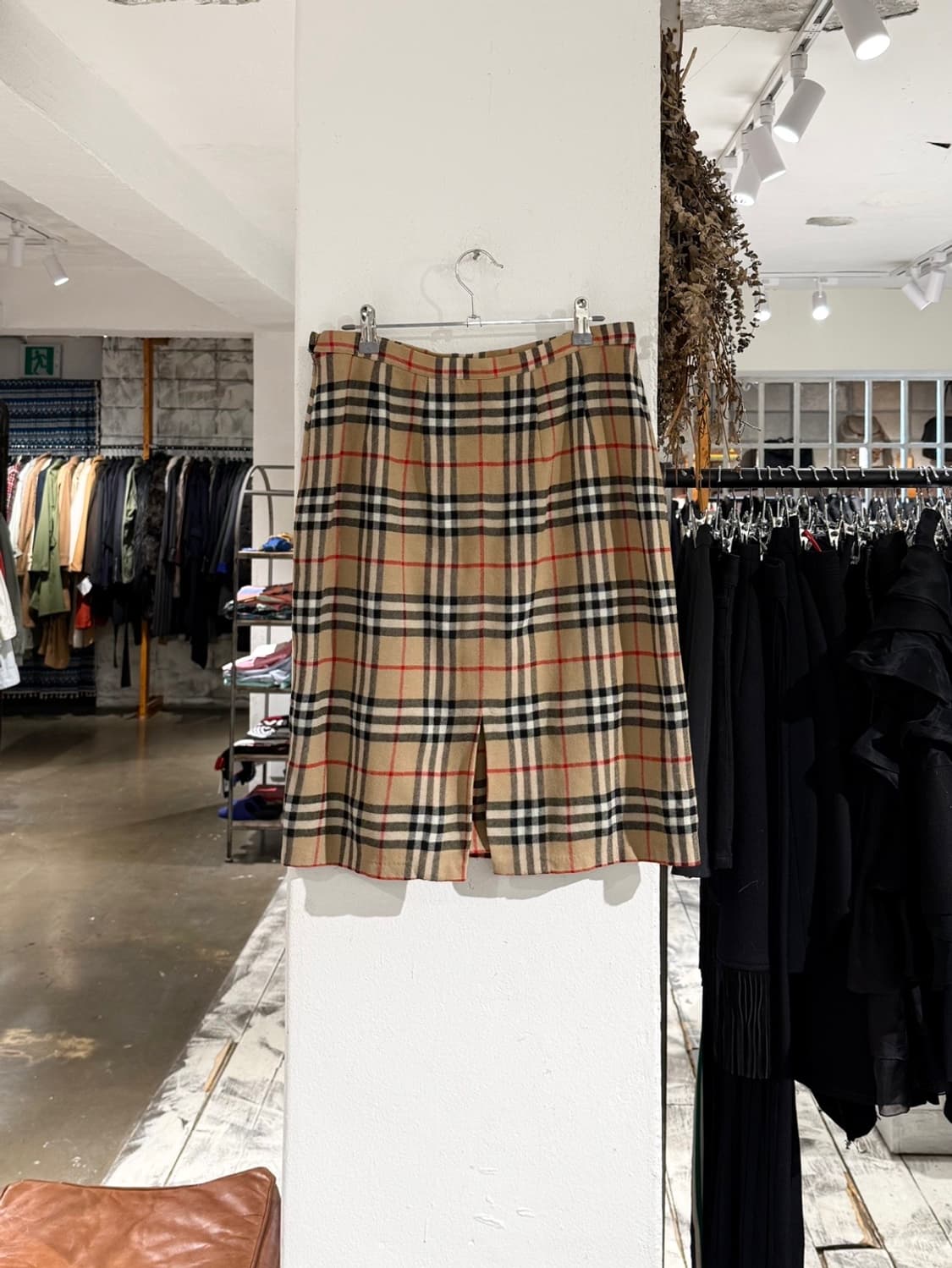 버버리 베이지 노바체크 핀턱 울 미디스커트 상품이미지4