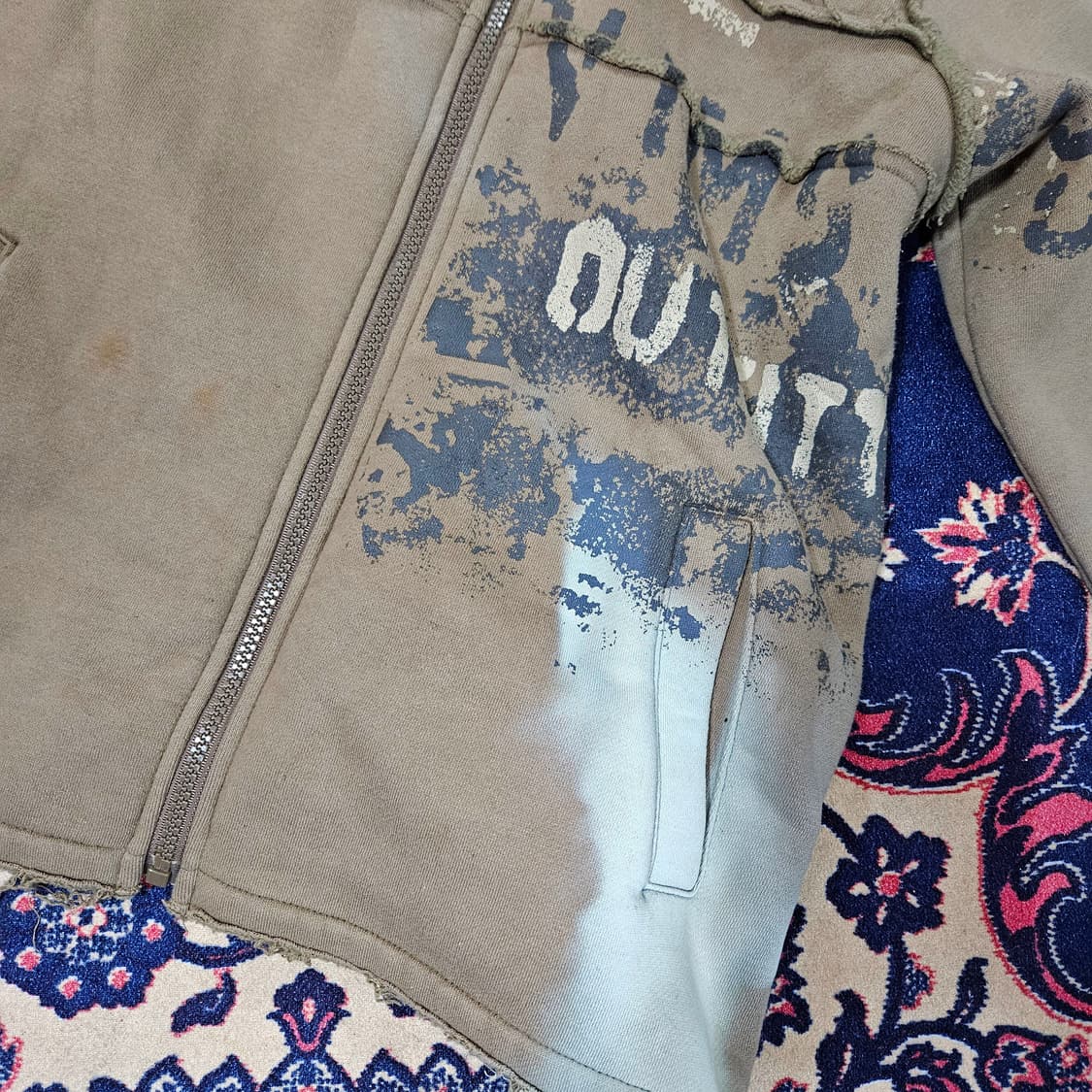 빔즈아웃피터스 y2k 빈티지 워시드 패인팅 집업 기모자켓  상품이미지3