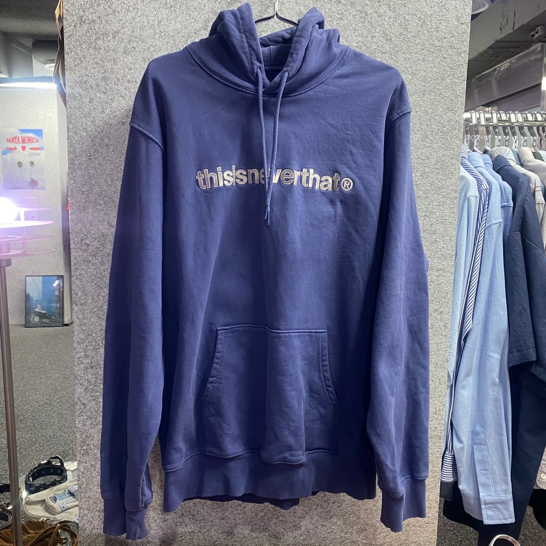 디스이즈네버댓 화이트로고 네이비 후드티 B3861 상품이미지2