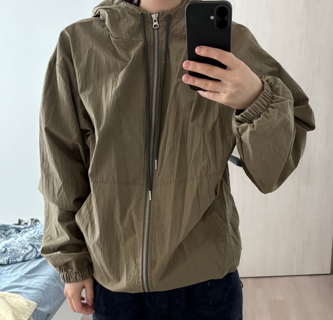Minimal Khaki Windbreaker Jacket 상품이미지1