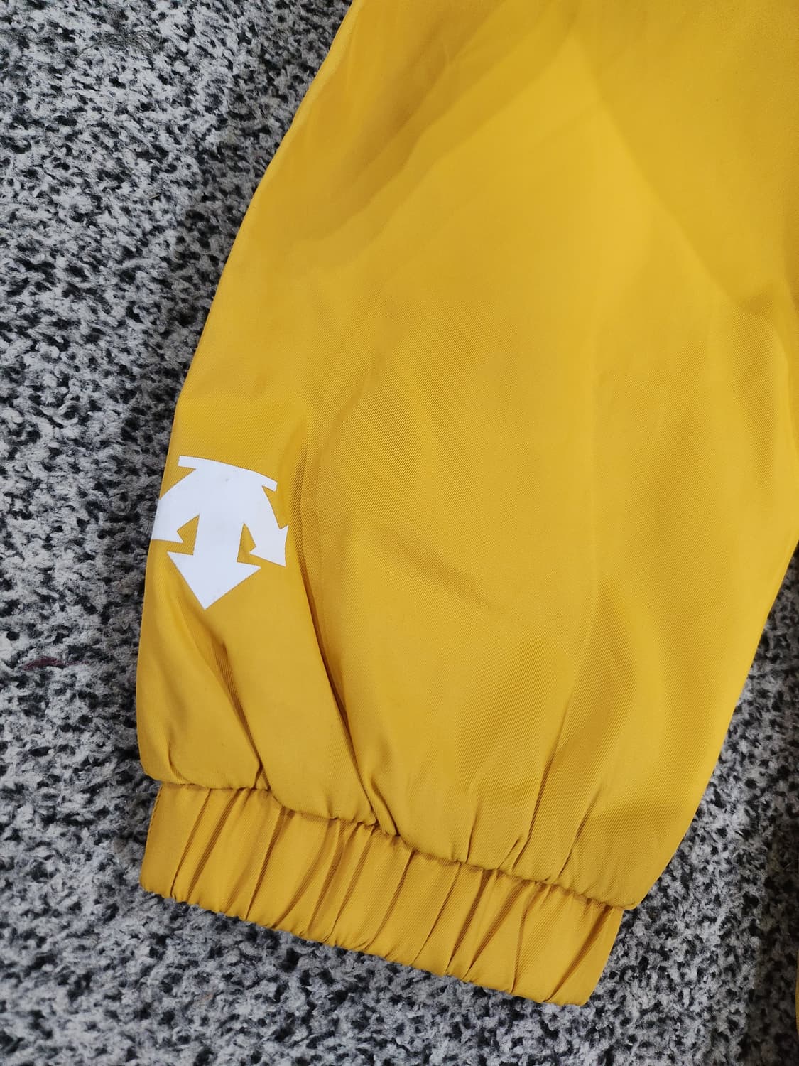 데상트 옐로우 경량 자켓 M 상품이미지7