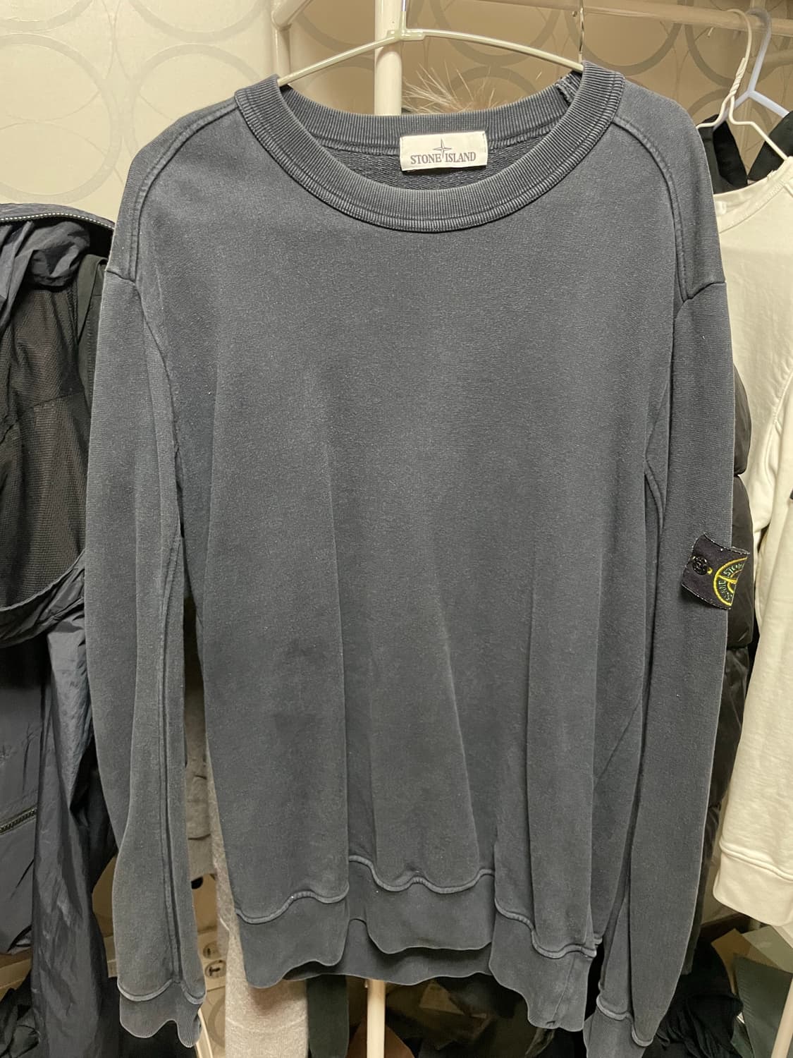 스톤아일랜드 맨투맨 네이비 상품이미지1