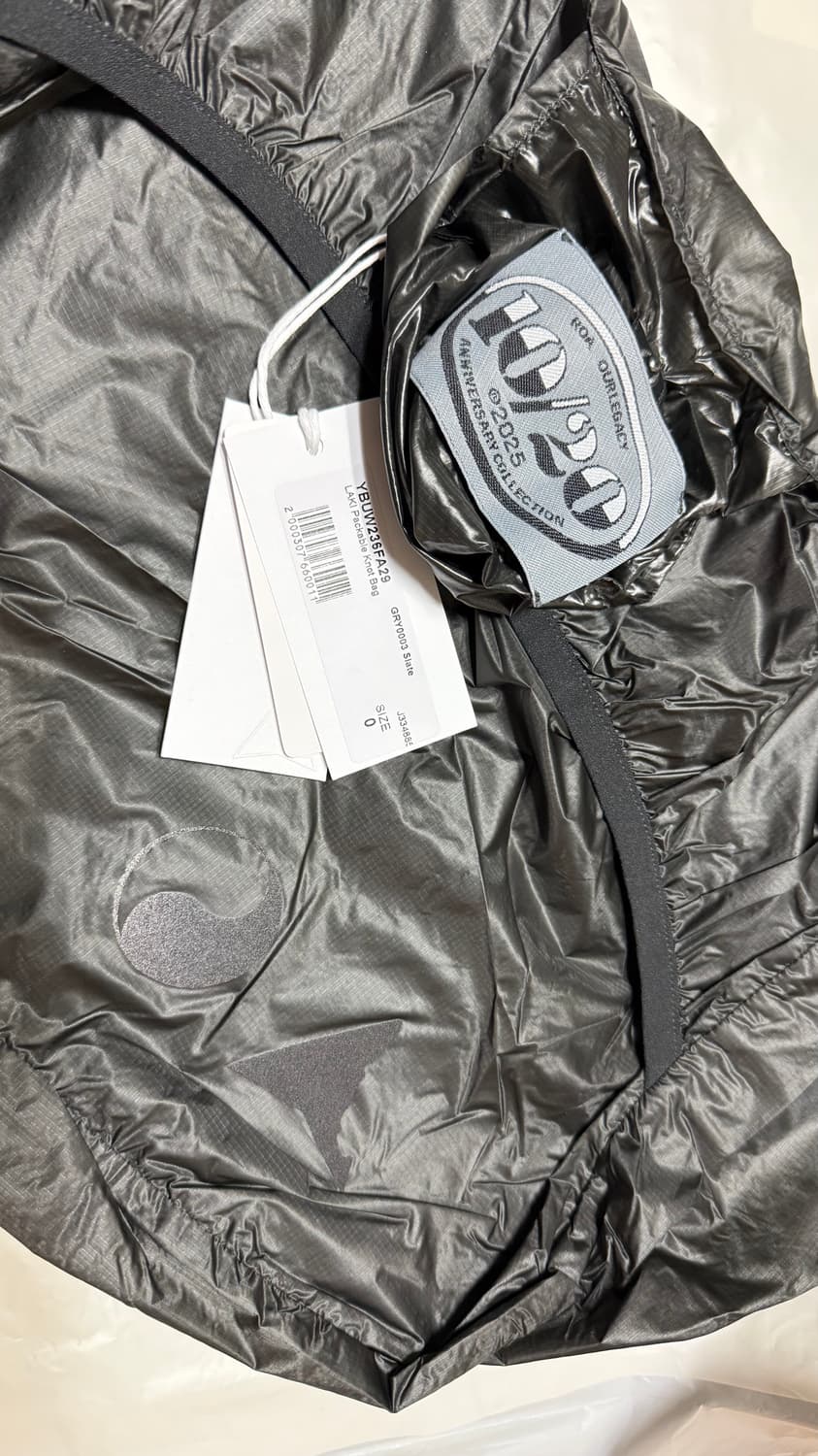 아워레가시 x 로아 라키 패커블 노트 백 슬레이트 상품이미지2