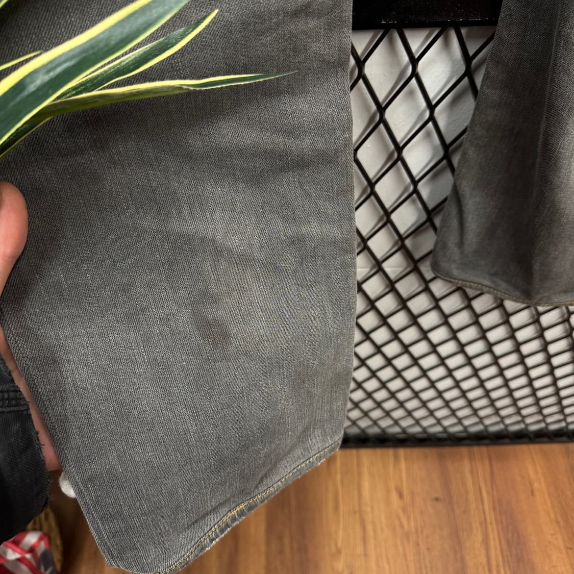 00s 돌체앤가바나 디스트로이드 데님 팬츠 후면 로고 포인트 흑청 상품이미지10