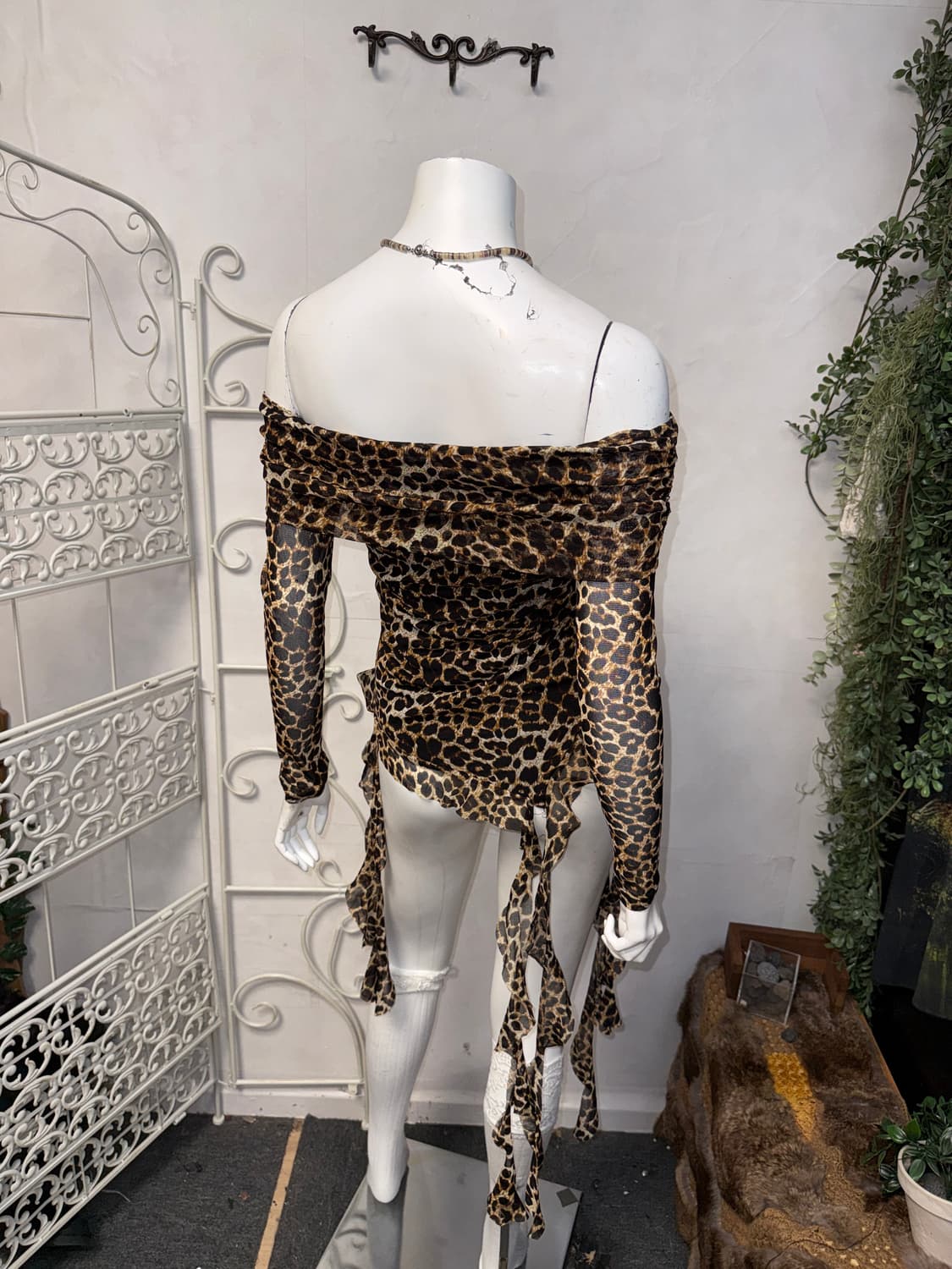 Brown leopard chiffon shirring 오프숄더 블라우스 상품이미지7