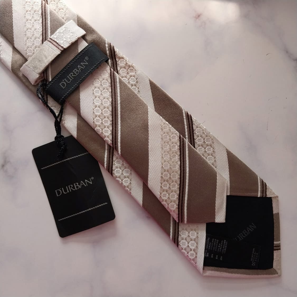 더반(다반) 실크 베이지 스트라이프 넥타이 7.9cm 새상품 K1362
 상품이미지8