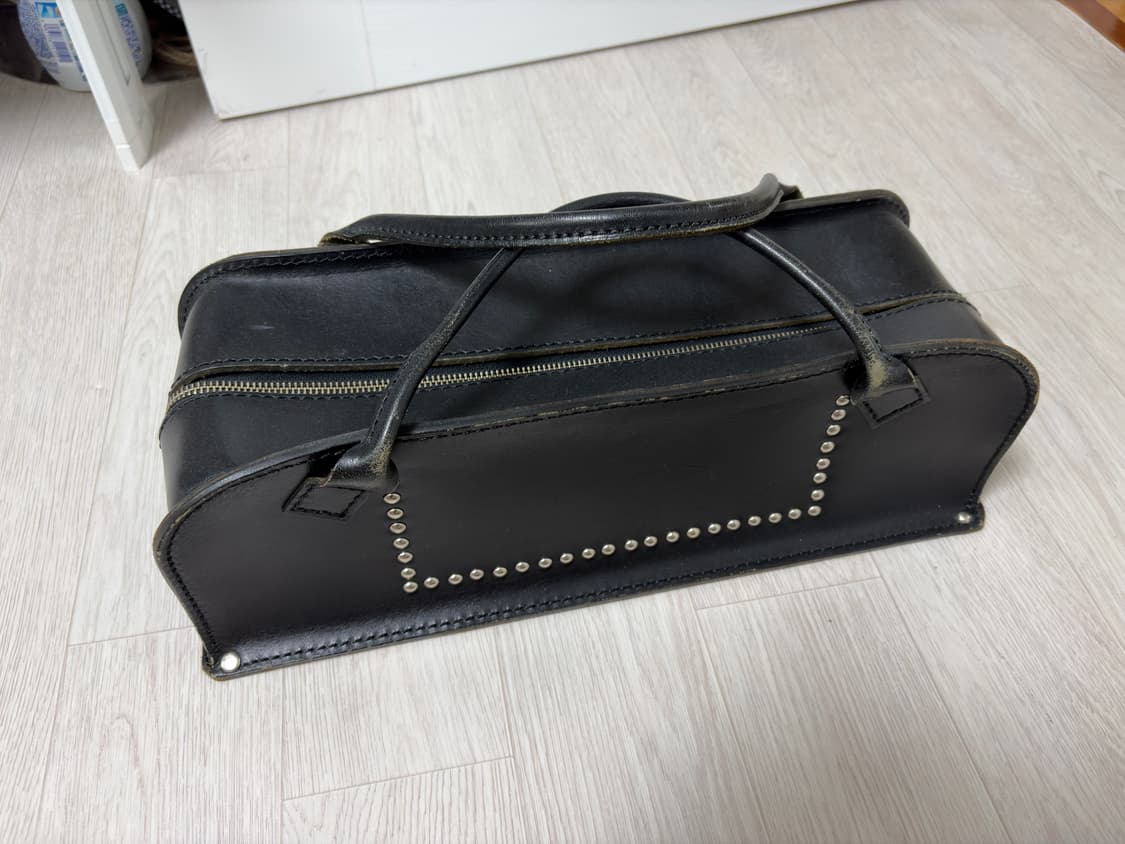 꼼데가르송 스터드백 상품이미지2