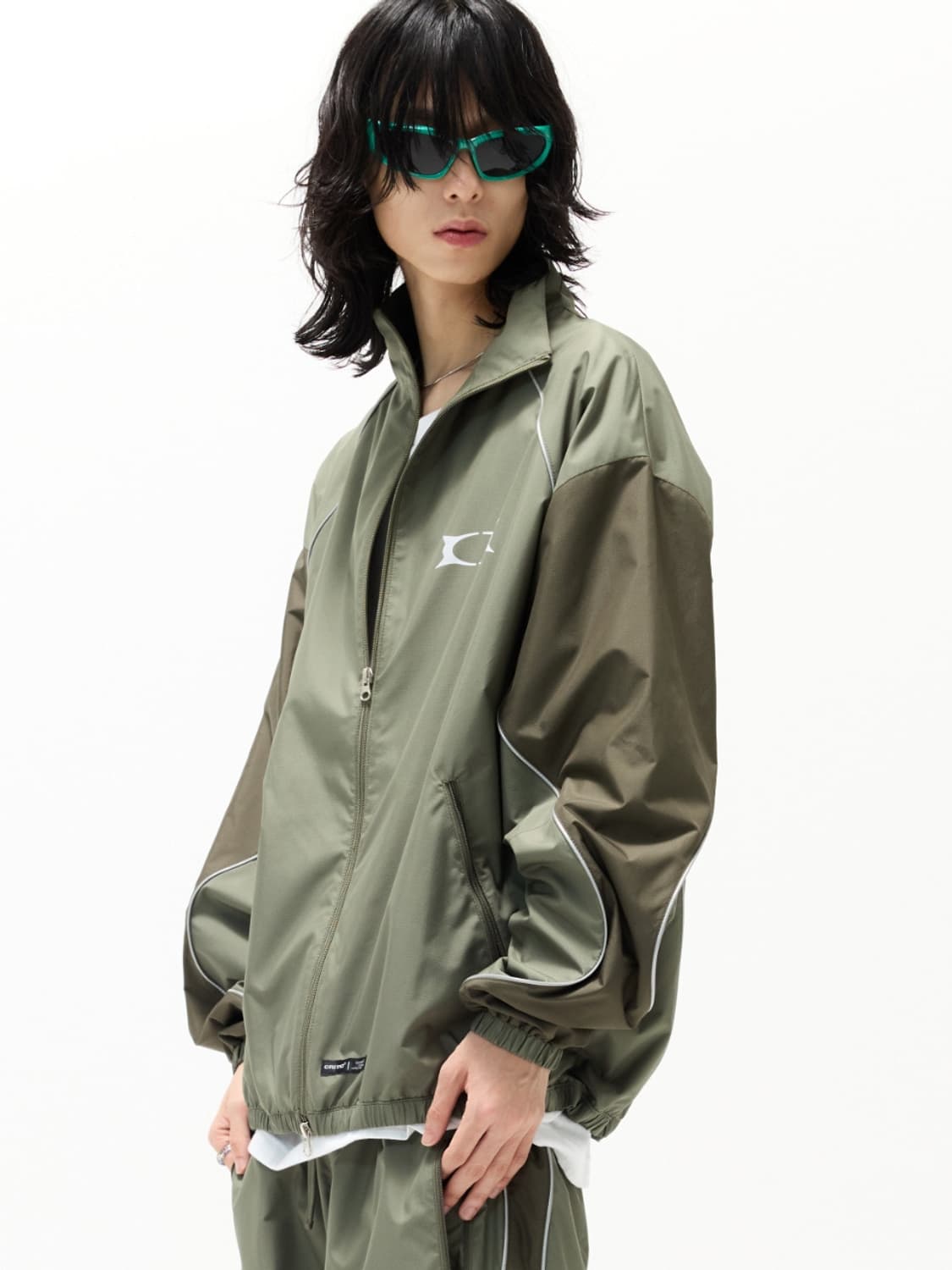 크리틱 카키 자켓(L) WORMHOLE LOGO JACKET 상품이미지3