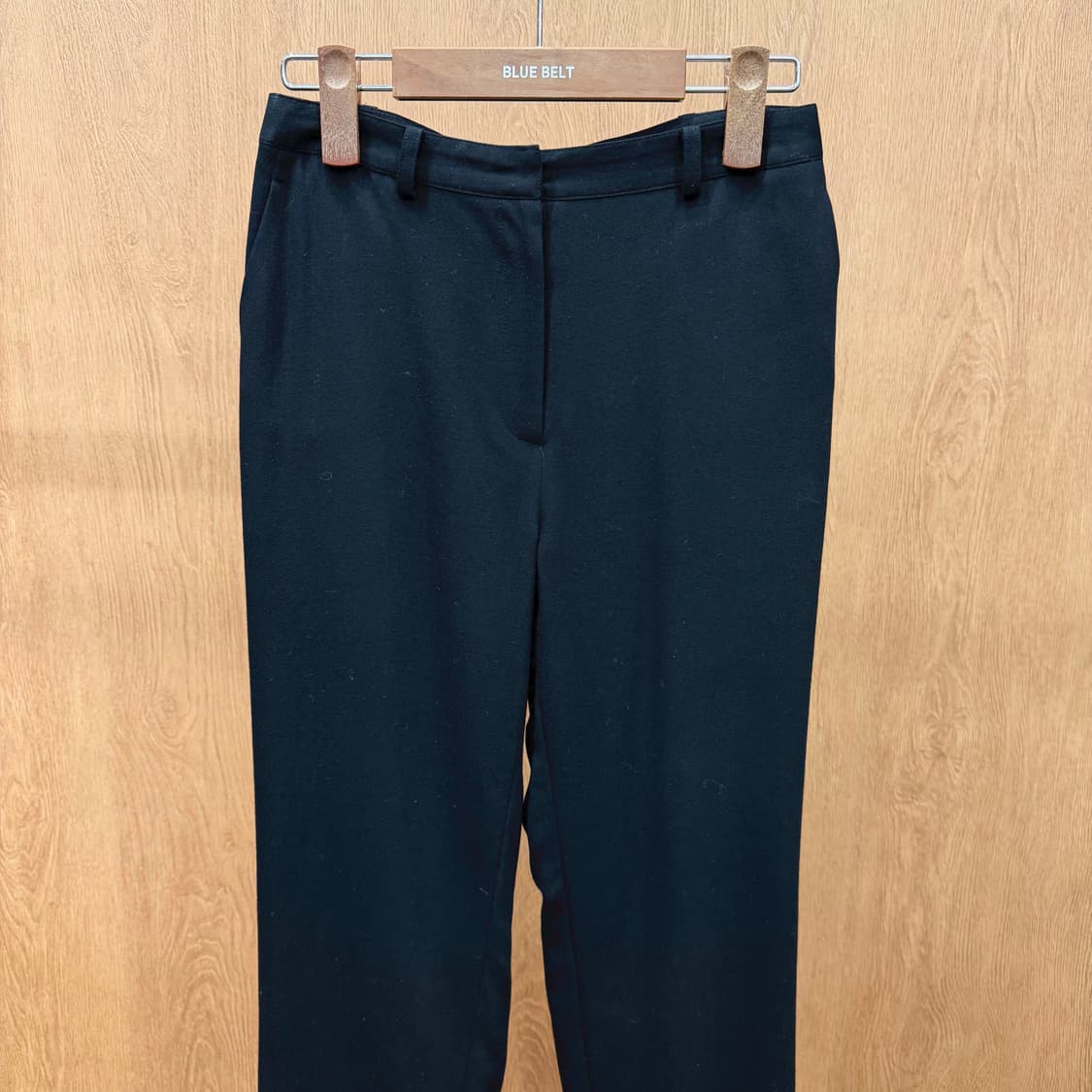 버버리 런던 울 슬랙스 팬츠 미니멀 무지 디테일 스트레이트핏 블랙 상품이미지4