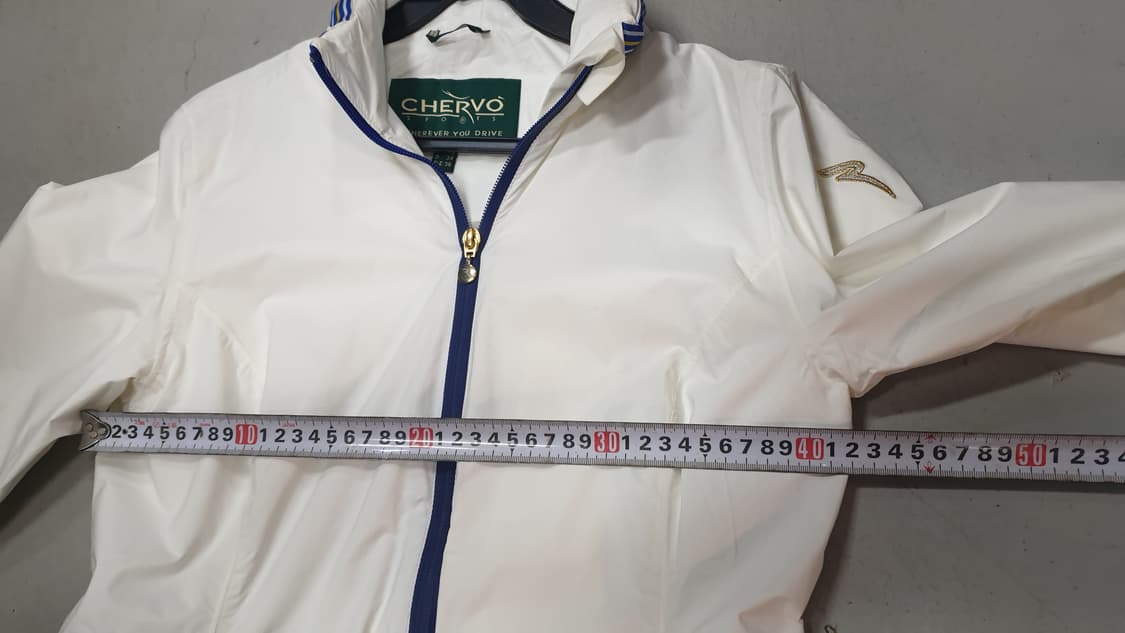 CHERVO 여성 화이트 바람막이 자켓40사이즈 상품이미지5