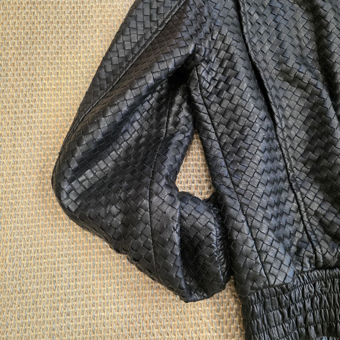 [명작] 보테가베네타 종결템 이탈리안 최고급 나파레더 블루종 인트레치아토 상품이미지10