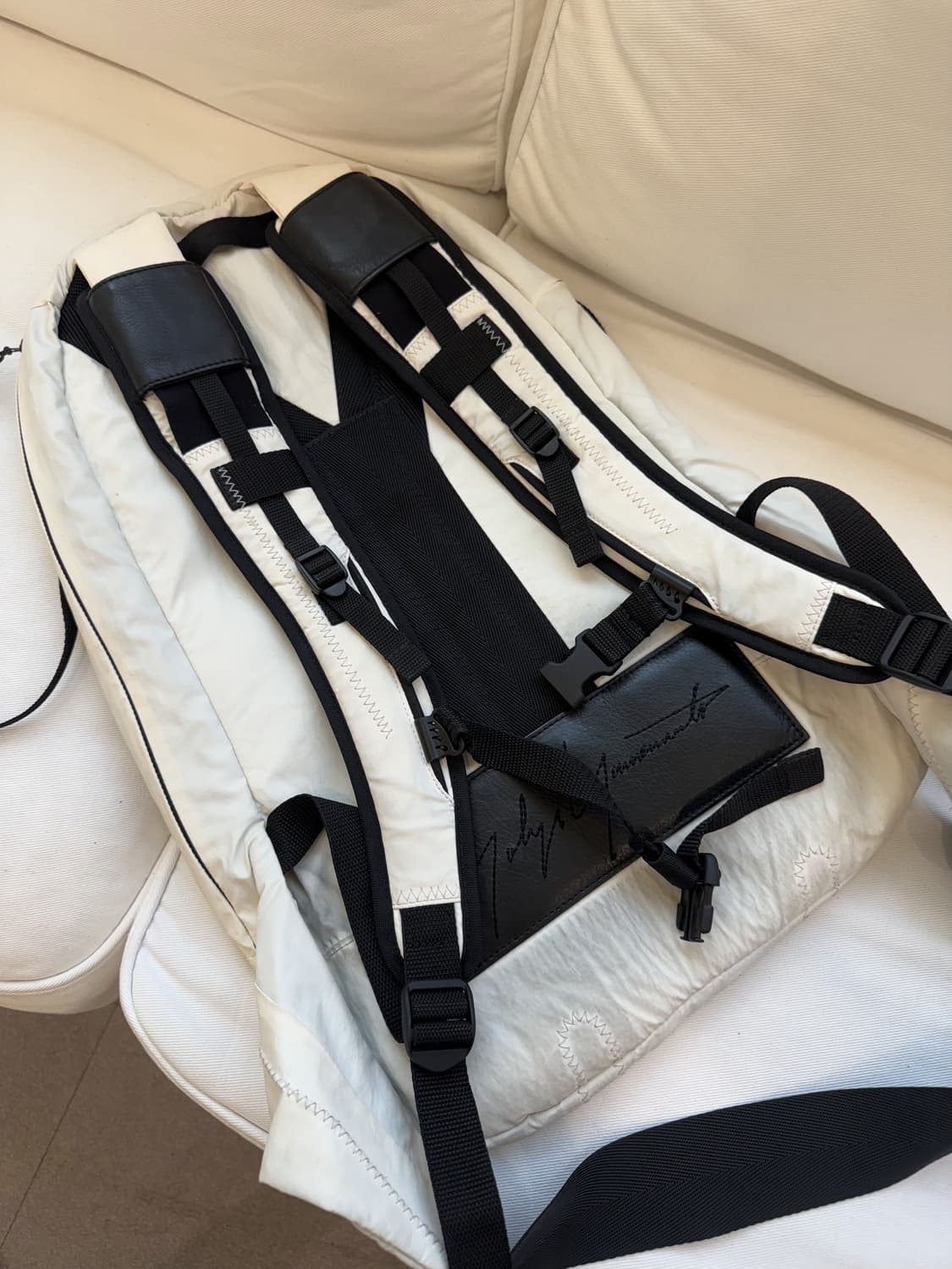 Y-3 번지 백팩 상품이미지3
