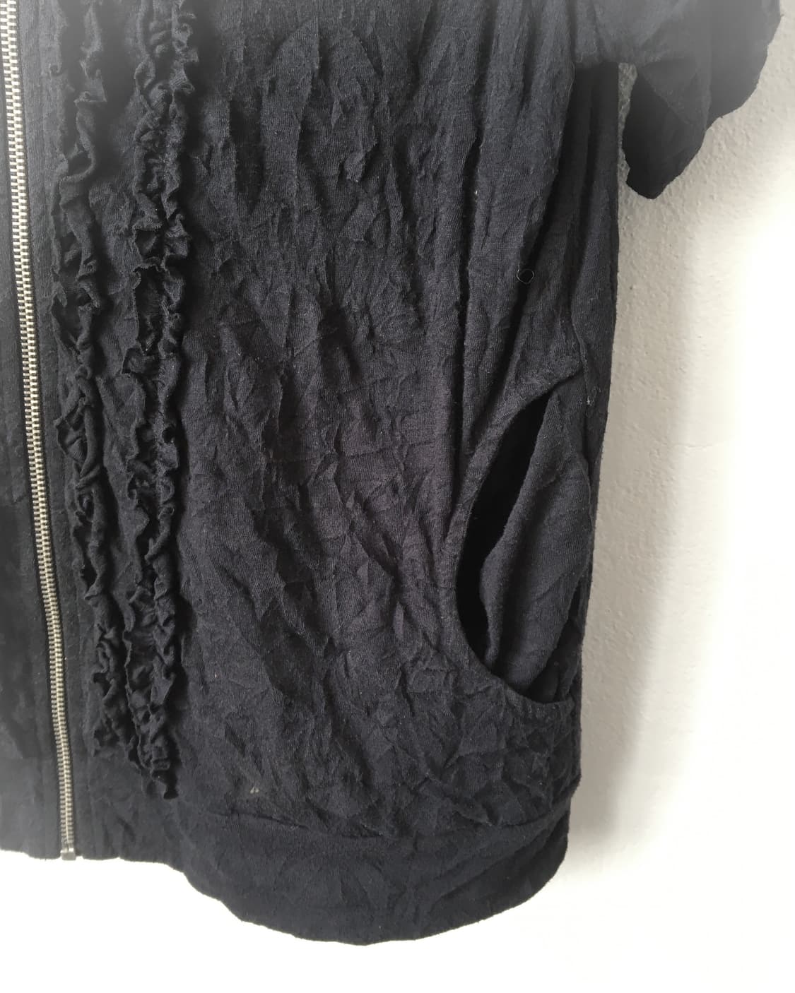 Frill point half sleeve hood zip upFrill 상품이미지5