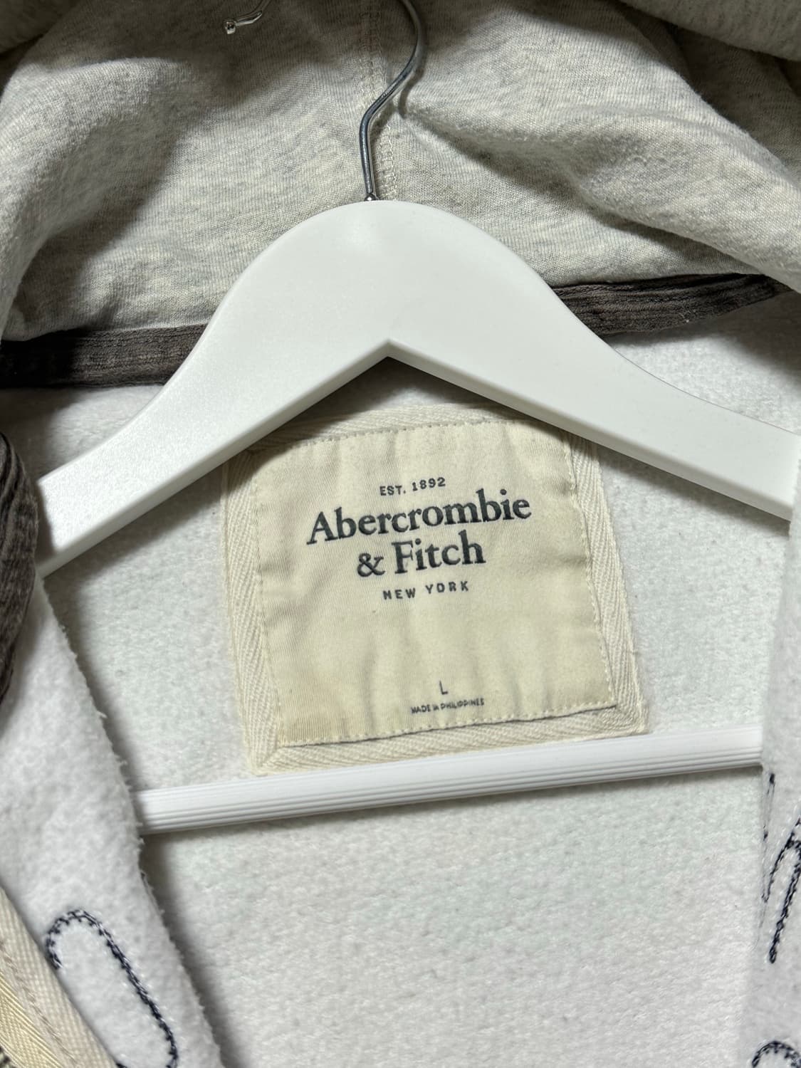 아베크롬비 빅로고 화이트 후드집업 상품이미지5