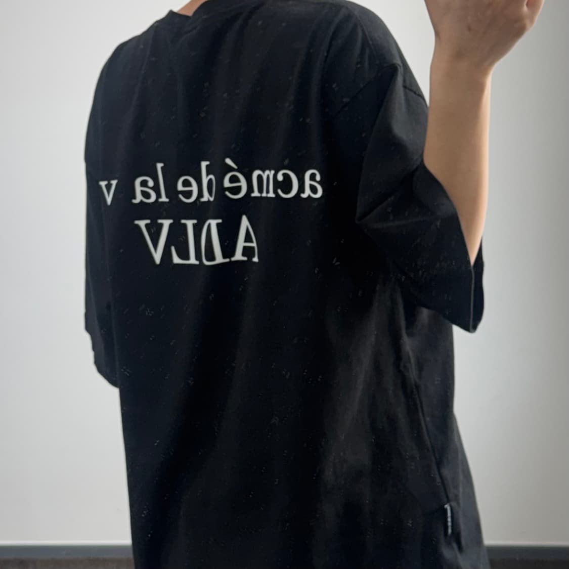Acme de la vie 아크메드라비 백 로고 블랙 반팔 상품이미지2