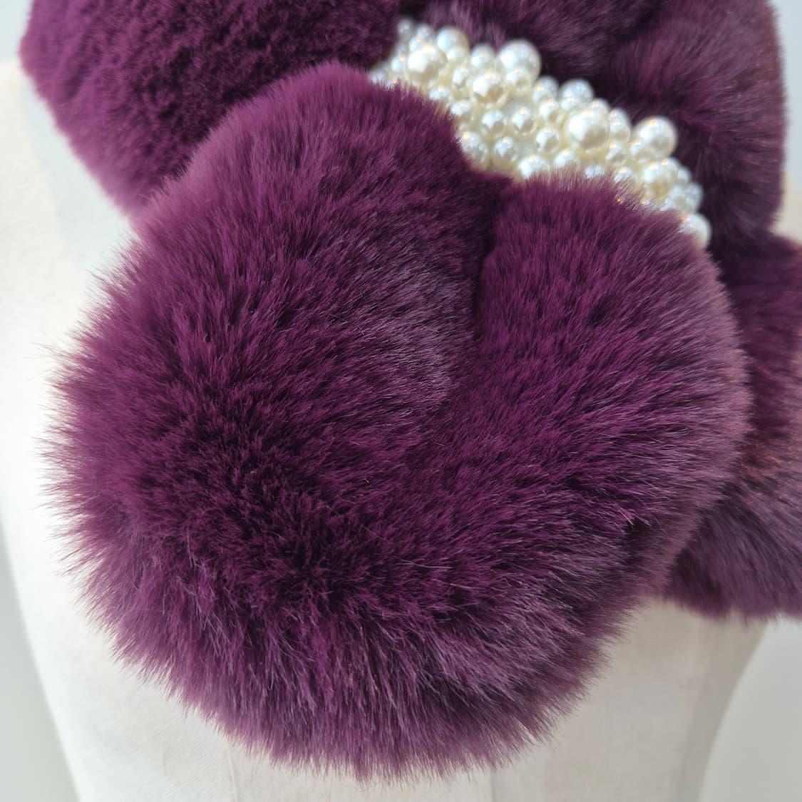 페이크퍼 퍼플 진주장식 넥워머 상품이미지4