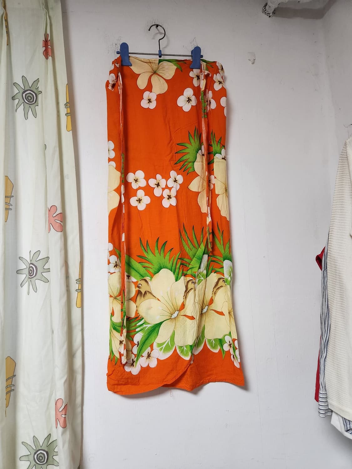 오렌지색 꽃무늬 롱 랩 스커트. 랩 치마F 상품이미지1