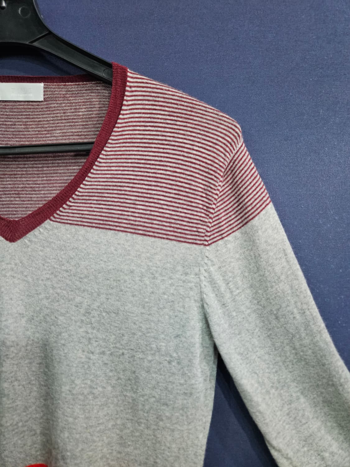 타임옴므 배색컬러 남성 100 브이넥 니트  상품이미지4