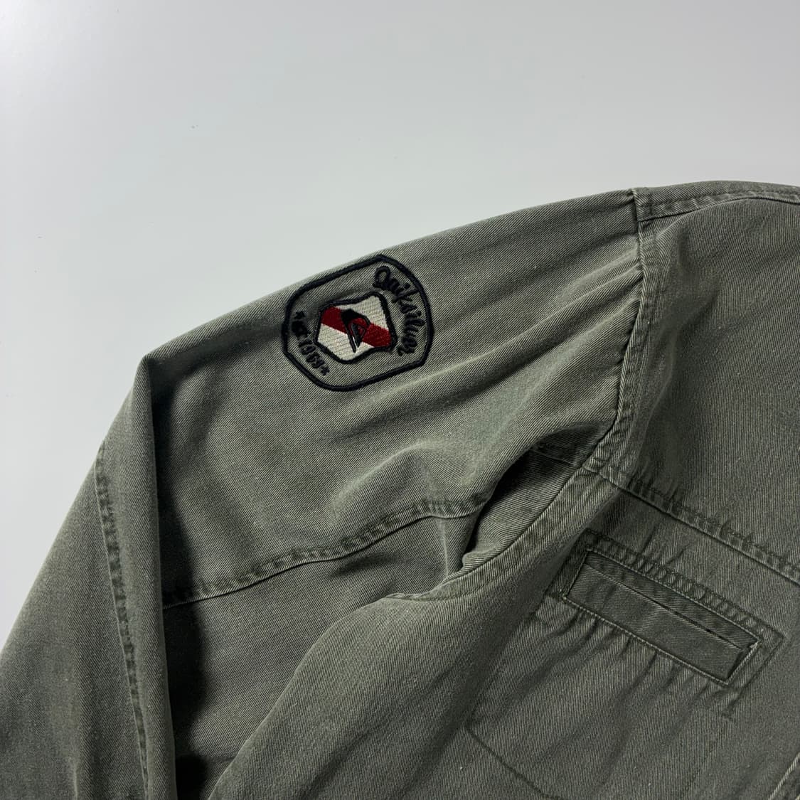 Quick silver  퀵실버 포켓 코튼 흑청 데님 셔츠  상품이미지3