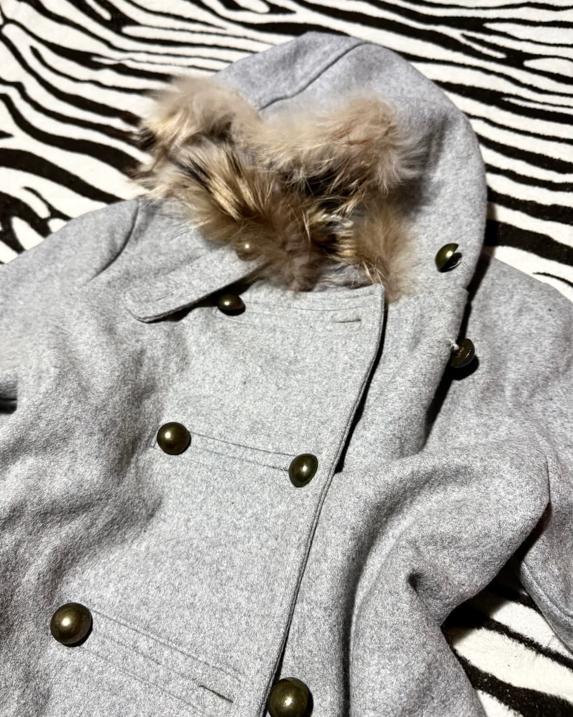gal fur trimming double button coat 상품이미지4