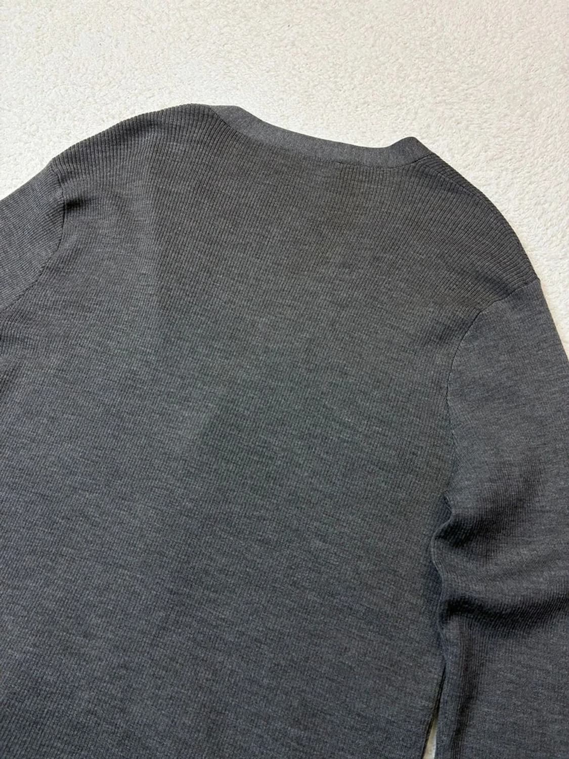 랄프로렌 블랙라벨 울 미니멀리즘 니트 가디건 PN6022 상품이미지4