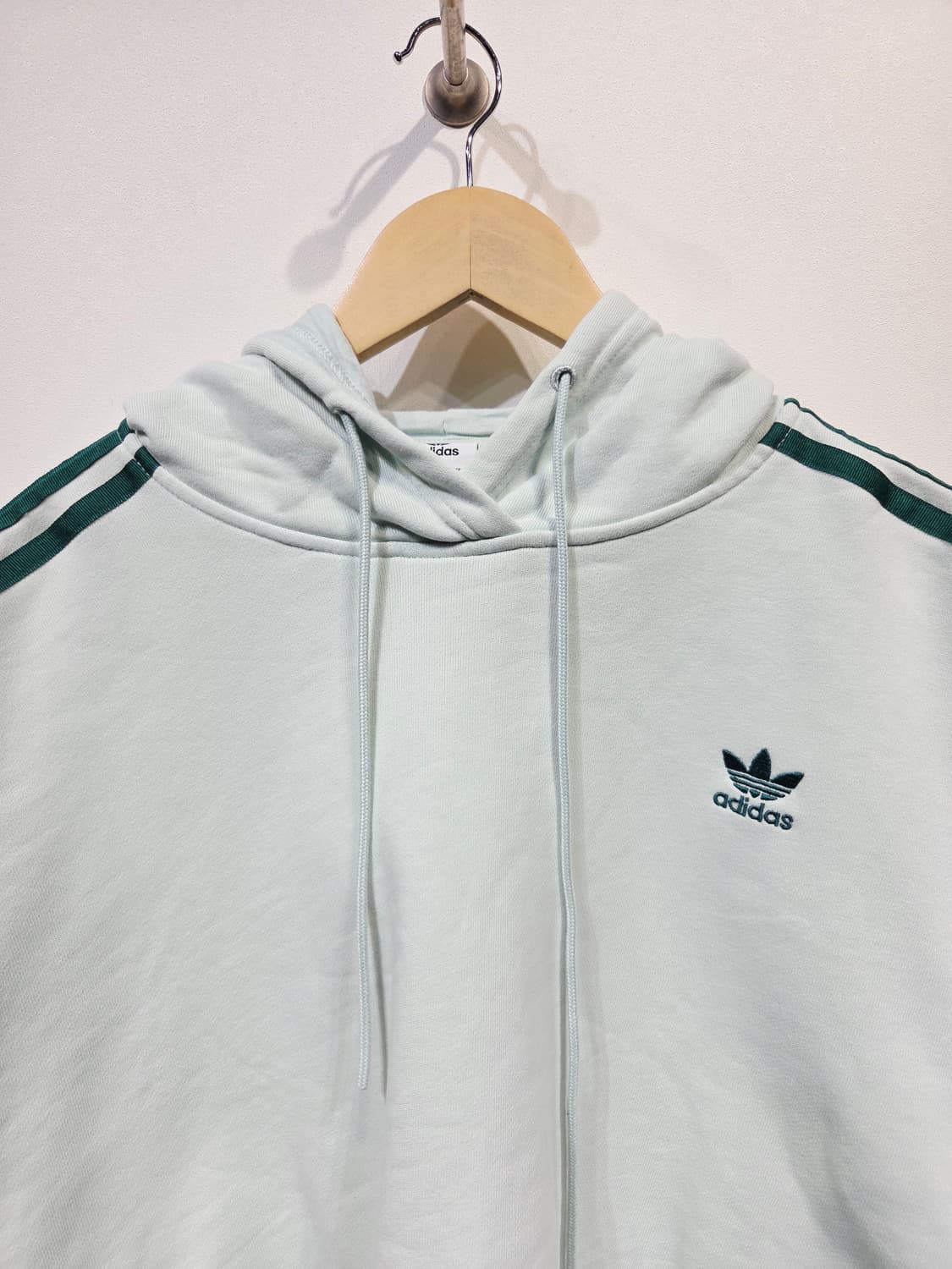 아디다스 오리지널스 3-스트라이프 크롭 후드티 상품이미지3