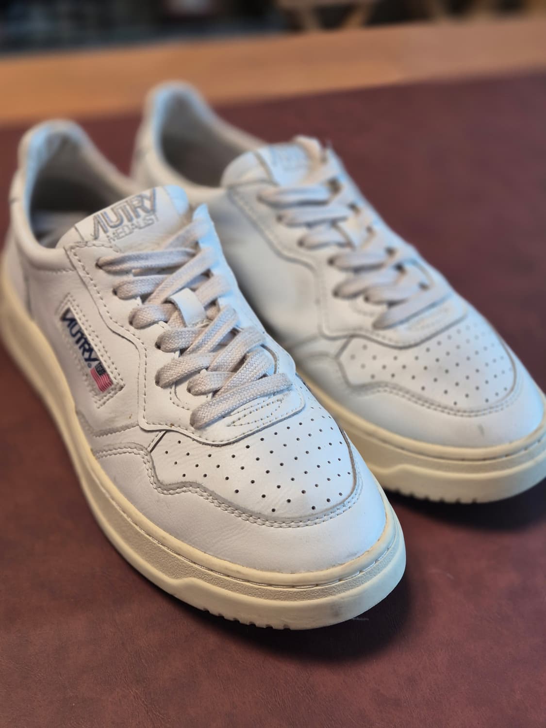 실착용2회 240-245(38) 오트리 메달리스트 로우 스니커  상품이미지6