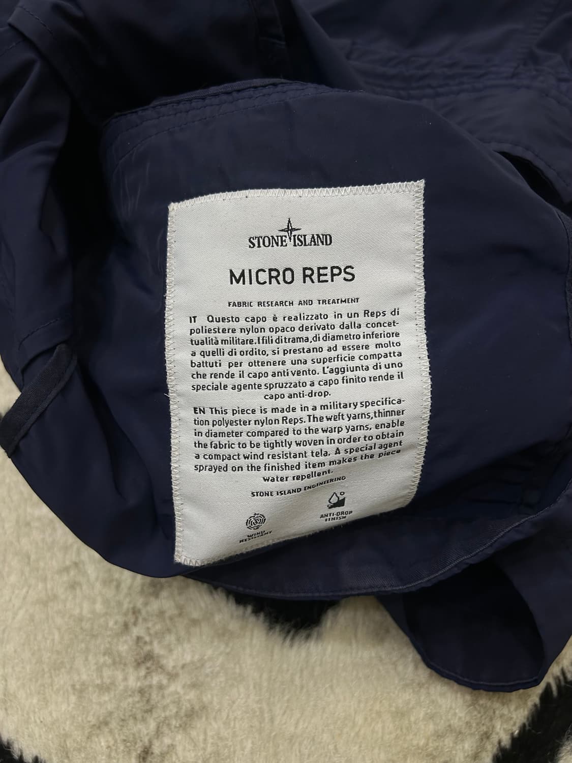 [M]스톤아일랜드 필드 바람막이/네이비/하자 상품이미지9