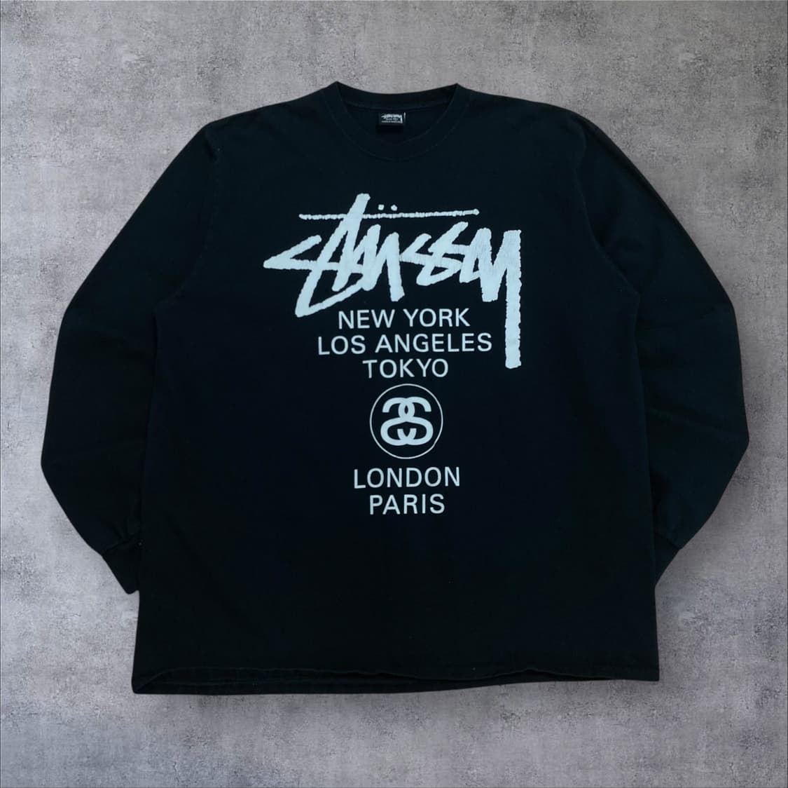 스투시 월드투어 빅로고 블랙 롱 슬리브 긴팔티 상품이미지1