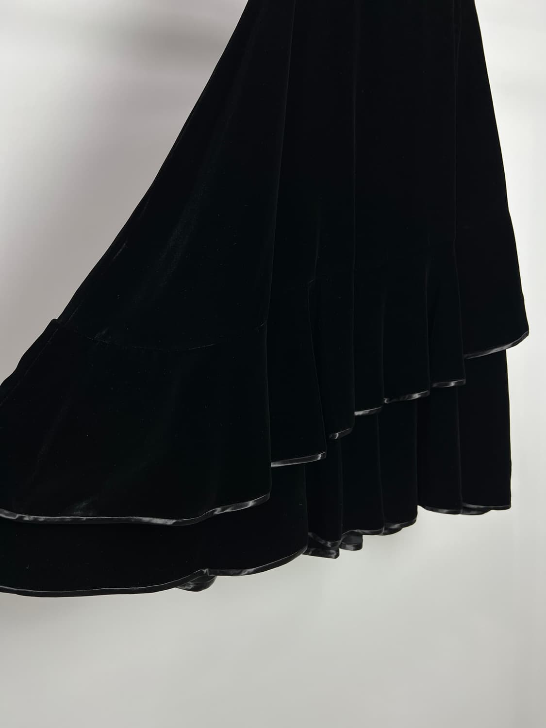 MAIE 벨벳 롱 스커트 상품이미지4