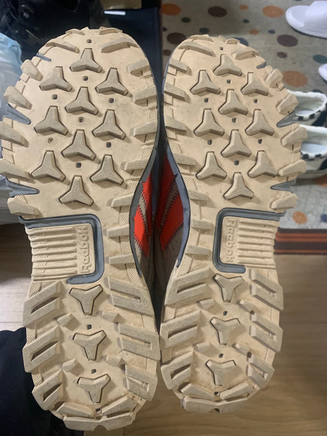 리복 dmx 퍼티 러닝 트레일화 270 판매합니다 상품이미지8