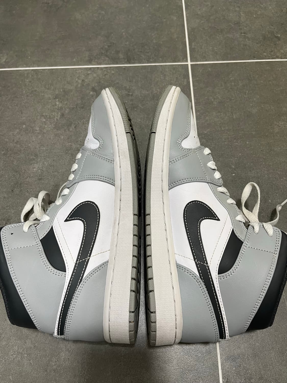 265)나이키 조던 1 미드 라이트 스모크 그레이 앤트러사이트 상품이미지4