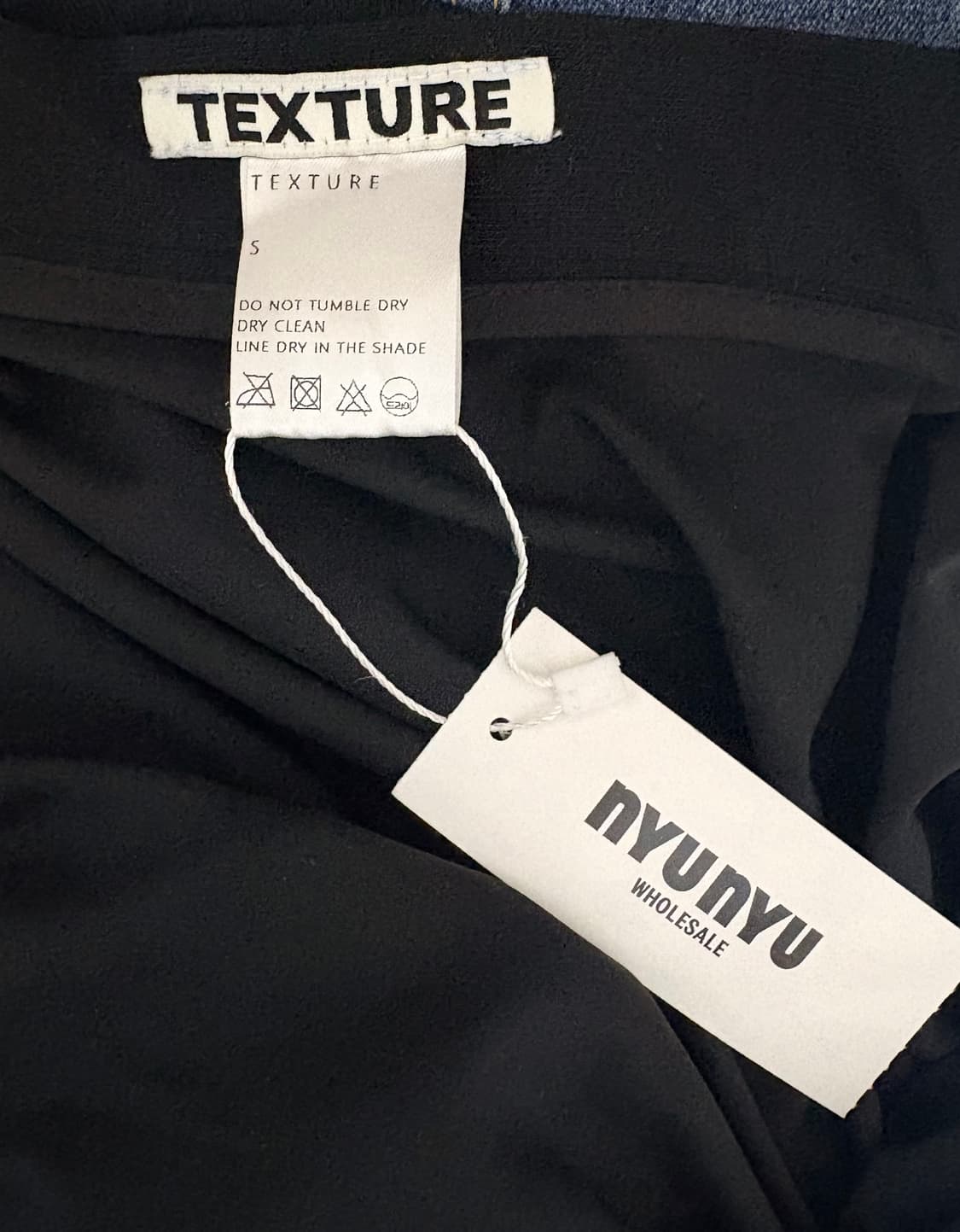 뉴뉴 텍스쳐 미디 스커트 새상품 택O / 정가 4.5만 상품이미지3